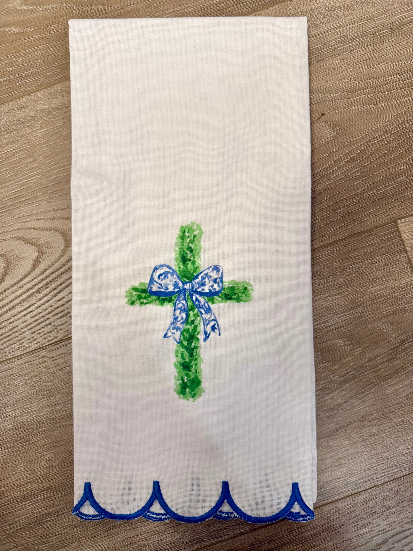Boxwood Cross Scalloped Hand Towel