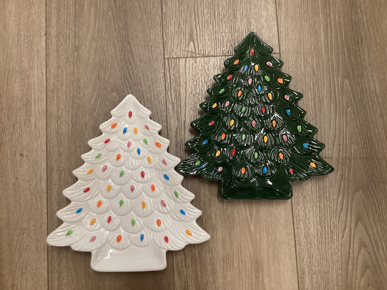 Decked Out Vintage Tree Serving Plate - Thumbnail 2