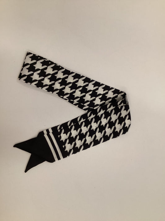 Carlton Houndstooth Skinny Scarf