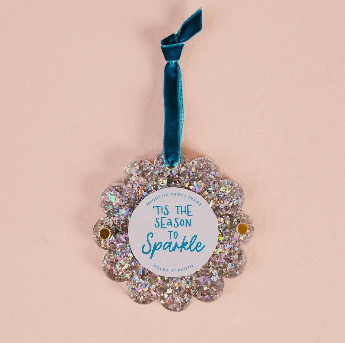 Scalloped Round Picture Frame Ornament